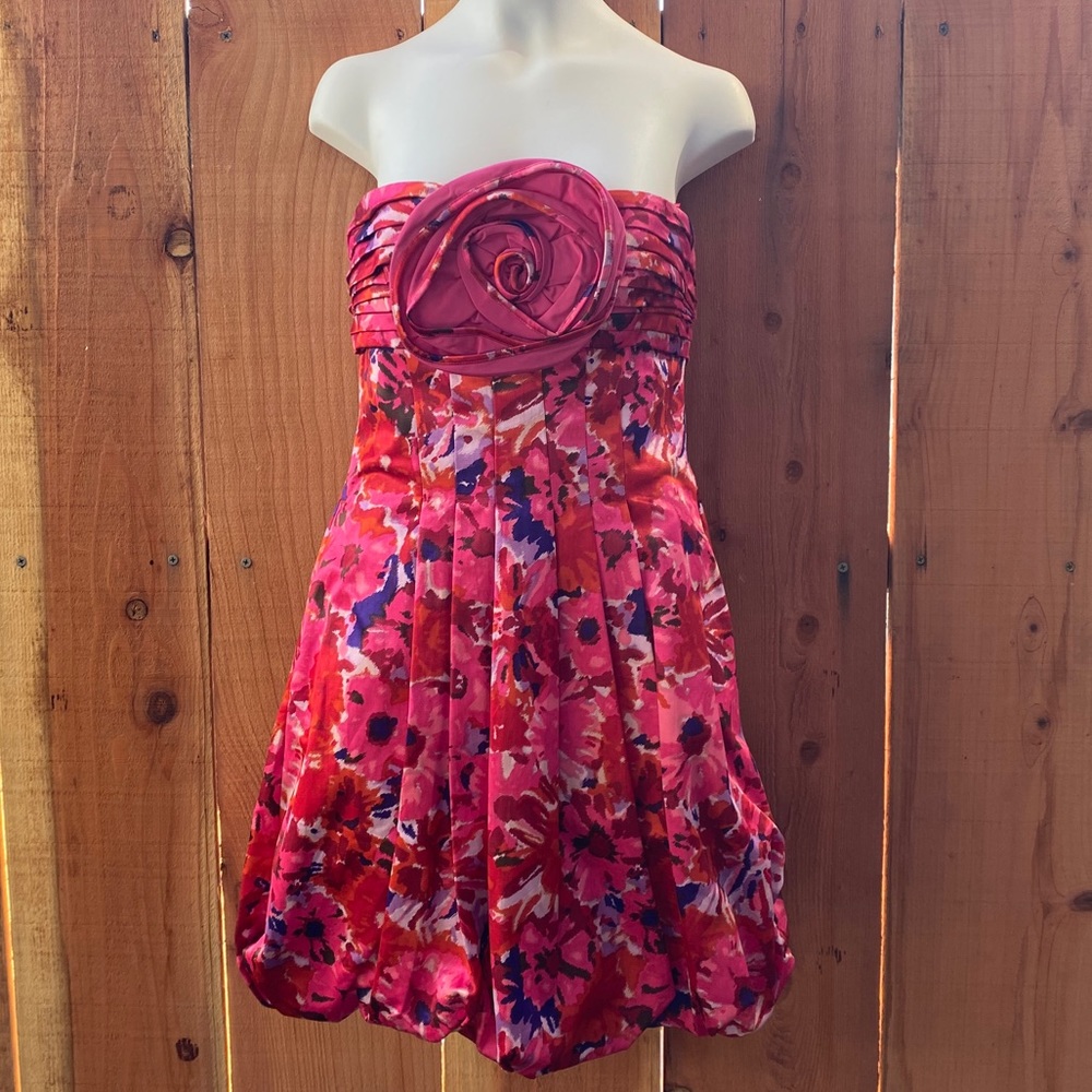 BCBGMAXAZRIA strapless mini floral cocktail dress